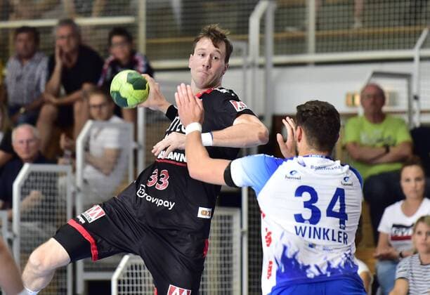 10.08.2018 - Handball - 1. Bundesliga DKB HBL - Saison 2018 2019 - Testspiel - Freundschaftsspiel : HC Erlangen HCE - TV Großwallstadt - OGo - Nikolai Link (33, HC Erlangen HCE ) Jan Winkler (34, TV Großwallstadt)
