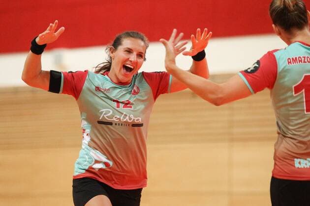 Abschiedsspiel Katja Kramarczyk, geb. Schuelke, 10.08.2018 Abschiedsspiel fuer die ehemalige Torhueterin der Handball Nationalmannschaft, des Frankfurter HC (FHC) und des HC Leipzig (HCL) Katja Schuelki Kramarczyk am 10.08.2018 in der Sporthalle Bruederstrasse, Leipzig. Im Bild: Karolina Kudlacz-Gloc im Trikot des Amazonen Athletic Club.