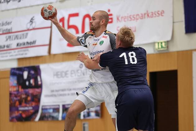 SC DHfK Leipzig vs. MHB - Montpellier Handball, Handball, Internationaler Heide-Cup 2018, 10.08.18 Maximilian Janke (Nr.13, SC DHfK Leipzig) gegen Frederik Pettersson (Nr.18, MHB - Montpellier Handball)