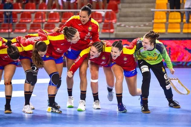 2018.08.11 Kielce Pilka reczna Mlodziezowe Mistrzostwa Swiata w Pilce Recznej Kobiet do lat 18 Hiszpania - Korea N z Foto Lukasz Laskowski PressFocus 2018.08.11 Kielce Handball IHF Youth U18 Womens World Championship WM Weltmeisterschaft 2018 Spain v Korea Credit: Lukasz Laskowski PressFocus NEWSPIX.PL --- Newspix.pl france out!  20180811LUK_058