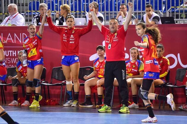 2018.08.11 Kielce Pilka reczna Mlodziezowe Mistrzostwa Swiata w Pilce Recznej Kobiet do lat 18 Hiszpania - Korea N z RODRIGUEZ ALVAREZ Alfredo Foto Lukasz Laskowski PressFocus 2018.08.11 Kielce Handball IHF Youth U18 Womens World Championship WM Weltmeisterschaft 2018 Spain v Korea RODRIGUEZ ALVAREZ Alfredo Credit: Lukasz Laskowski PressFocus NEWSPIX.PL --- Newspix.pl france out!  20180811LUK_081