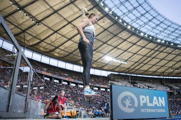 Feature, Siegerin Christin HUSSONG, Deutschland, 1.Platz, springt hoch. Finale Speerwurf der Frauen, am 10.08.2018 Leichtathletik Europameisterschaft 2018 in Berlin Deutschland vom 06.08. - 12.08.2018.