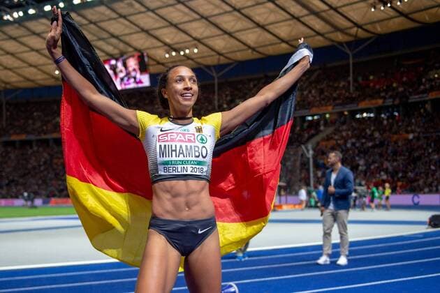 Sport Themen der Woche KW32 Sport Bilder des Tages European Athletics Championships; Berlin, 11.08.2018 BERLIN, GERMANY - AUGUST 11: Malaika Mihambo (GER) wins the gold medal in the women s long jump competition at Day 5 during the Ceremonies of the European Athletics Championships at the Olympia Stadion of Berlin on 11.8.2018 in Berlin Germany.