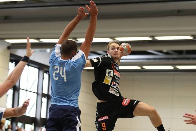 Stig-Tore Moen (Nr.09, IFK Kristianstad) gegen Baptiste Bonnefond (Nr.24, MHB - Montpellier Handball) Schneverdingen Deutschland Copyright: xAgentur54Gradx xSpeedphotosx