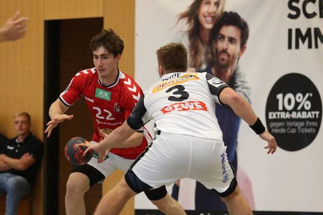 Philipp Bauer (Nr.22, Handball Verein Hamburg) gegen Franz Semper (Nr.03, SC DHfK Leipzig) Schneverdingen Deutschland Copyright: xAgentur54Gradx xSpeedphotosx