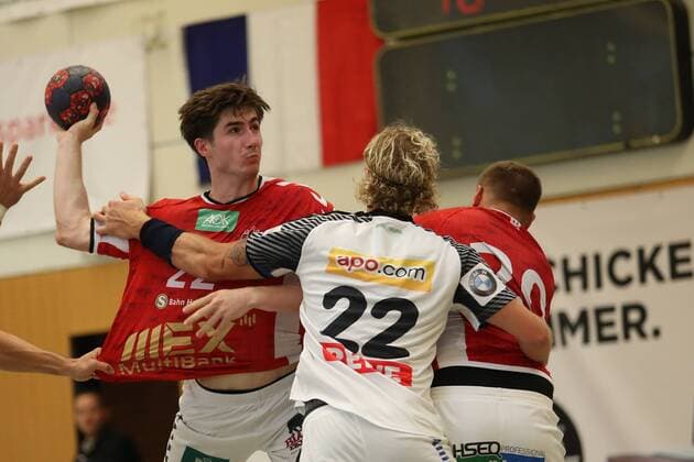 Philipp Bauer (Nr.22, Handball Verein Hamburg) und Marius Fuchs (Nr.20, Handball Sport-Verein Hamburg) gegen Steve Baumgaertner (Nr.22, SC DHfK Leipzig) Schneverdingen Deutschland Copyright: xAgentur54Gradx xSpeedphotosx