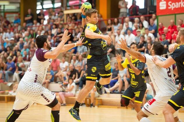 77 David Schmidt (TVB 1898 Stuttgart), 11 Nicolas Tournat (HBC Nantes), HBC Nantes vs. TVB 1898 Stuttgart, Sparkassencup 2018, Handball, Herren, 1.Bundesliga, Ligue Nationale de Handball, 11.08.2018, GER, Sparkassen-Cup 2018, Ehingen, Handball, 11.08.2018 Ehingen Copyright: xEIBNER Michael_Schmidtx EP_MST