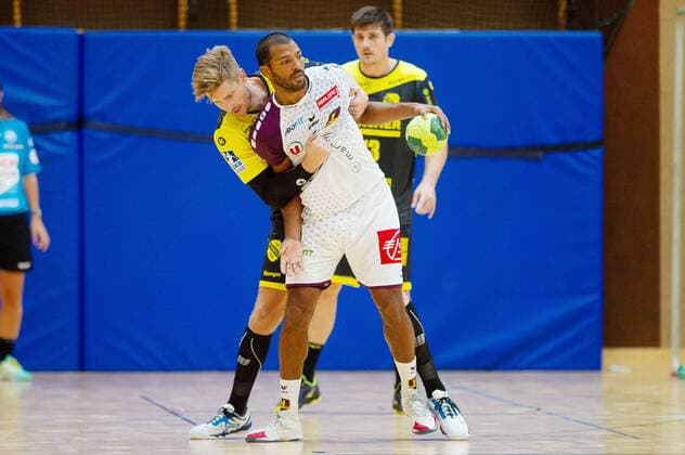 13 Rock Felix (HBC Nantes), 1 Johannes Bitter (TVB 1898 Stuttgart) 2 Tobias Schimmelbauer (TVB 1898 Stuttgart), HBC Nantes vs. TVB 1898 Stuttgart, Sparkassencup 2018, Handball, Herren, 1.Bundesliga, Ligue Nationale de Handball, 11.08.2018, GER, Sparkassen-Cup 2018, Ehingen, Handball, 11.08.2018 Ehingen Copyright: xEIBNER Michael_Schmidtx EP_MST