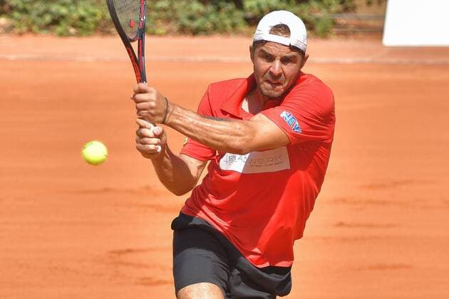 12.08.2018, GER, Allpresan Rochusclub BL-Team vs. Badwerk Gladbacher HTC 12.08.2018, GER, Allpresan Rochusclub BL-Team vs. Badwerk Gladbacher HTC, im Bild: Martin, Andrej SVK beim Rueckhandschlag