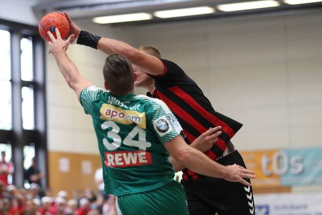 HC Varder Skopje vs. SC DHfK Leipzig, Handball, Internationaler Heide-Cup 2018, 12.08.18 Dainis Kristopans (Nr.10, HC Vardar Skopje) gegen Alen Milosevic (Nr.34, SC DHfK Leipzig)