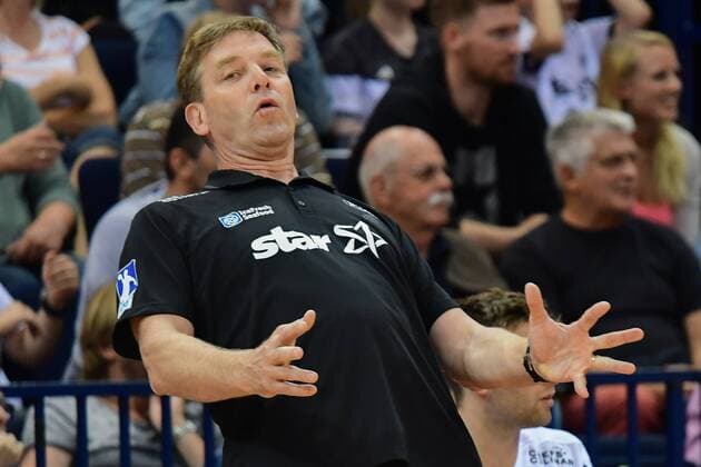 Deutschland , Hamburg , Barclaycard Arena , Handball , Helden des Handballs , THW Kiel - FC Barcelona Barca Trainer Alfred Gislason ( THW )