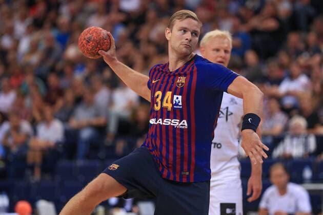 Deutschland , Hamburg , Barclaycard Arena , Handball , Helden des Handballs , THW Kiel - FC Barcelona Barca Siebenmeter ( THW ) Aron Palmarsson ( FC B )