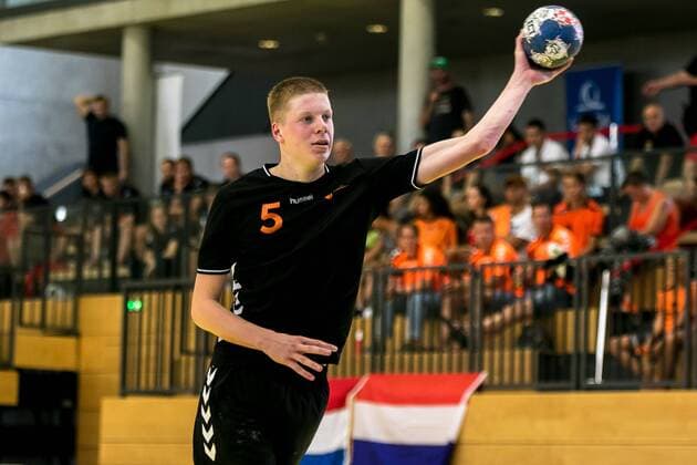 11.08.2018, Josef Welser Sporthalle, Tulln an der Donau, AUT, EHF, M18 Championship 2018, Niederlande vs Bulgarien, im Bild Niels Versteijnen (NED) during the EHF M18 Championship 2018 Match between the Netherlands and Bulgaria at the Josef Welser Sporthalle, Tulln on the Danube, Austria on 2018 08 11. Tulln an der Donau