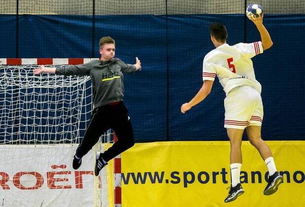 10.08.2018, Josef Welser Sporthalle, Tulln an der Donau, AUT, EHF, M18 Championship 2018, Slowakei vs Lettland, im Bild Ivo Cizauskis (LAT) during the EHF M18 Championship 2018 Match between Slovakia and Latvia at the Josef Welser Sporthalle, Tulln on the Danube, Austria on 2018 08 10. Tulln an der Donau