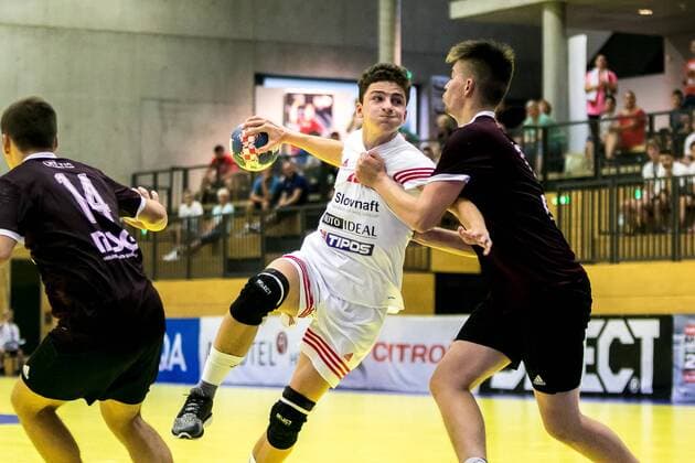 10.08.2018, Josef Welser Sporthalle, Tulln an der Donau, AUT, EHF, M18 Championship 2018, Slowakei vs Lettland, im Bild Tomas Smetanka (SVK) during the EHF M18 Championship 2018 Match between Slovakia and Latvia at the Josef Welser Sporthalle, Tulln on the Danube, Austria on 2018 08 10. Tulln an der Donau