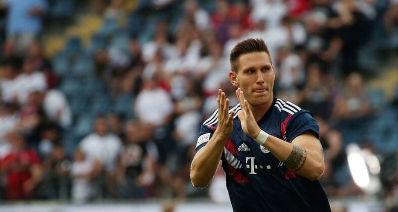 Niklas SUELE SÜLE (4, Bayern Muenchen), DFL-Supercup, Eintracht Frankfurt - FC Bayern München am 12.08.2018 in der Commerzbank Arena Frankfurt, xmdx, ** Gemäß den Vorgaben der DFL Deutsche Fußball Liga ist es untersagt, in dem Stadion und oder vom Spiel angefertigte Fotoaufnahmen in Form von Sequenzbildern und oder videoähnlichen Fotostrecken zu verwerten bzw. verwerten zu lassen. DFL regulations prohibit any use of photographs as image sequences and or quasi-video. ** Eintracht Frankfurt - FC Bayern Muenchen *** Niklas SUELE SÜLE 4 Bayern Muenchen DFL Supercup Eintracht Frankfurt Bayern Munich on 12 08 2018 in the Commerzbank Arena Frankfurt xmdx In accordance with the requirements of the DFL German Football League it is prohibited in the stadium and or by the game made photos in the form of sequence images and or video-like photo galleries to be exploited or recycled DFL regulations prohibit any use of photographs as image sequences and or quasi video Eintracht Frankfurt FC Bayern Muenchen