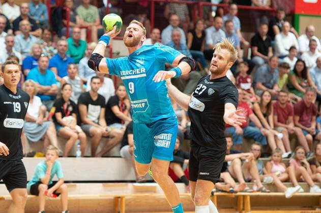9 Manuel Späth (TVB 1898 Stuttgart), 27 Gunnar Stein Jonsson (Ribe-Esbjerg HH), TVB 1898 Stuttgart vs. Ribe-Esbjerg HH, Sparkassencup 2018, Handball, Herren, Handboldligaen, 1. Bundesliga, 12.08.2018, Sparkassen-Cup Ehingen 2018, 12.08.2018 Ehingen Copyright: xEIBNER Michael_Schmidtx EP_MST