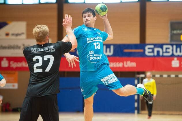 13 Robert Markotic (TVB 1898 Stuttgart), 27 Gunnar Stein Jonsson (Ribe-Esbjerg HH), TVB 1898 Stuttgart vs. Ribe-Esbjerg HH, Sparkassencup 2018, Handball, Herren, Handboldligaen, 1. Bundesliga, 12.08.2018, Sparkassen-Cup Ehingen 2018, 12.08.2018 Ehingen Copyright: xEIBNER Michael_Schmidtx EP_MST