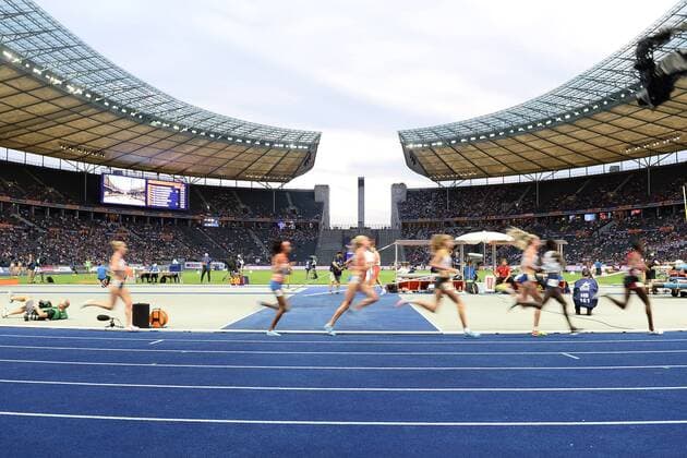 Leichtathletik, Europameisterschaft 2018 in Berlin, Finale 5000-Meter der Frauen, Läuferinnen in der Ostkruve, 12.08.18, Copyright: xMichaelxHundtx xMatthiasxKochx