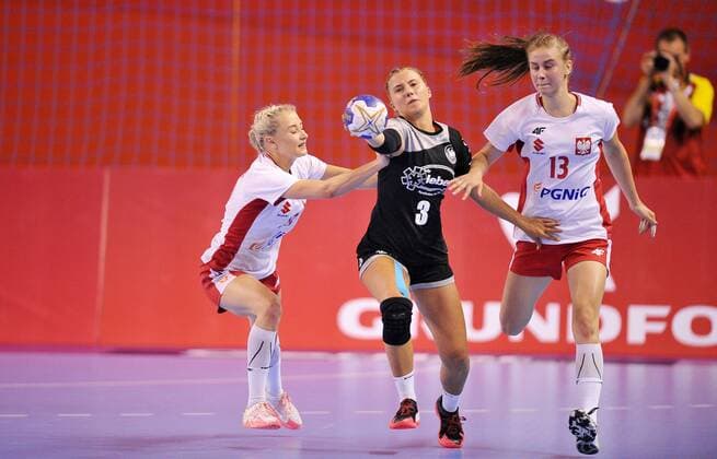 2018.08.12 Kielce Pilka reczna Mlodziezowe Mistrzostwa Swiata w Pilce Recznej Kobiet do lat 18 Polska - Niemcy N z Pietras Julia Lena Hausherr Szczepanik Nikola Foto Lukasz Sobala Press Focus 2018.08.12 Kielce Handball IHF Youth U18 Womens World Championship WM Weltmeisterschaft 2018 Poland - Germany Pietras Julia Lena Hausherr Szczepanik Nikola Credit: Lukasz Sobala Press Focus NEWSPIX.PL --- Newspix.pl FRANCE OUT!  20180812PF_PF185