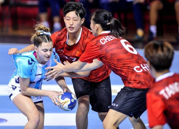 2018.08.12 Kielce Pilka reczna Mlodziezowe Mistrzostwa Swiata w Pilce Recznej Kobiet do lat 18 Argentyna - Chiny N z Cavo Guadalupe, Shuo Chen Foto Rafal Rusek PressFocus 2018.08.12 Kielce Handball IHF Youth U18 Womens World Championship WM Weltmeisterschaft 2018 Argentina - China Cavo Guadalupe, Shuo Chen Credit: Rafal Rusek PressFocus NEWSPIX.PL --- Newspix.pl FRANCE OUT!  20180812PF_RR261