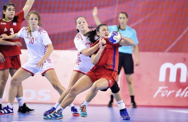 2018.08.13 Kielce Pilka reczna Mlodziezowe Mistrzostwa Swiata w Pilce Recznej Kobiet do lat 18 Chile - Chorwacja N z SEPULVEDA Valentina Lucija Humel Foto Lukasz Sobala Press Focus 2018.08.13 Kielce Handball IHF Youth U18 Womens World Championship WM Weltmeisterschaft 2018 Chile - Croatia SEPULVEDA Valentina Lucija Humel Credit: Lukasz Sobala Press Focus NEWSPIX.PL --- Newspix.pl  20180813PF_LS066
