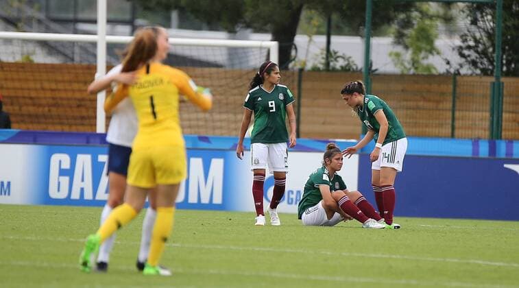12.08.2018, xcex Frankreich, Saint-Malo, Fussball, Frauenfussball, FIFA U20 WM der Frauen, U-20 Women s World Cup England gegen Mexiko Trauer und Enttaeuschung bei den mexikanischen Spielerinnen