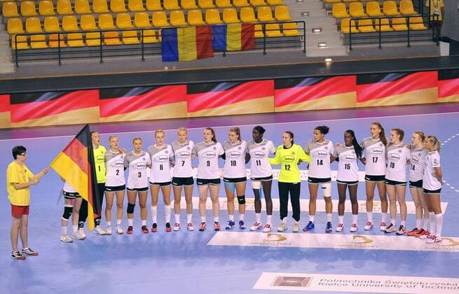 2018.08.13 Kielce Pilka reczna Mlodziezowe Mistrzostwa Swiata w Pilce Recznej Kobiet do lat 18 Niemcy - Rumunia N z Niemcy hymn Foto Norbert Barczyk PressFocus 2018.08.13 Kielce Handball IHF Youth U18 Womens World Championship WM Weltmeisterschaft 2018 Germany - Romania Niemcy hymn Credit: Norbert Barczyk PressFocus NEWSPIX.PL --- Newspix.pl FRANCE OUT!  20180813NB0153