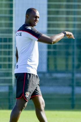 Patrick Vieira (entraineur de l OGC Nice) FOOTBALL : OGC Nice - Mario Balotelli Ã l entrainement - Nice - 14 08 2018 NorbertScanella Panoramic 