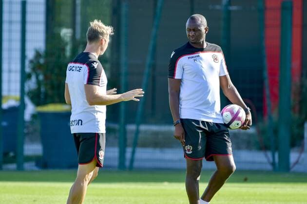 Patrick Vieira (entraineur de l OGC Nice) - Kristian Wilson (entraineur adjoint) FOOTBALL : OGC Nice - Mario Balotelli Ã l entrainement - Nice - 14 08 2018 NorbertScanella Panoramic 