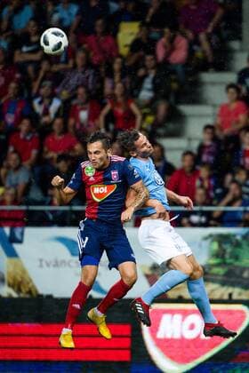 180814 Anel Hadzic of Vidi and Markus Rosenberg of Malmö FF during the UEFA Champions League qualifying match between Vidi and Malmö FF on August 14, 2018 in Felcsut. Photo: Ludvig Thunman BILDBYRAN kod LT 35516 Copyright: LUDVIGxTHUNMAN BB180814LT042
