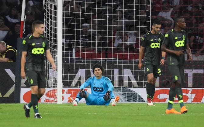 Sport Bilder des Tages Standard s Guillermo Ochoa looks dejected during a soccer game between Dutch club AFC Ajax and Belgian team Standard de Liege, Tuesday 14 August 2018 in Amsterdam, the Netherlands, the return leg of the third qualifying round of the UEFA Champions League. The first leg resulted in a 2-2 draw. VIRGINIExLEFOUR  x05405873x
