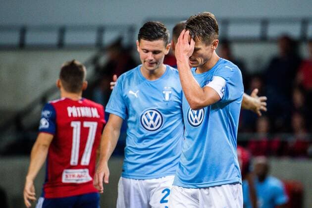 180814 Marcus Antonsson and Markus Rosenberg of Malmö FF looks dejected during the UEFA Champions League qualifying match between Vidi and Malmö FF on August 14, 2018 in Felcsut. Photo: Ludvig Thunman BILDBYRAN kod LT 35516 Copyright: LUDVIGxTHUNMAN BB180814LT096