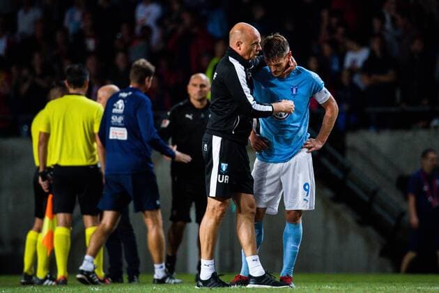 180814 head coach Uwe Rösler and Markus Rosenberg of Malmö FF looks dejected after the UEFA Champions League qualifying match between Vidi and Malmö FF on August 14, 2018 in Felcsut. Photo: Ludvig Thunman BILDBYRN kod LT 35516 Copyright: LUDVIGxTHUNMAN BB180814LT117