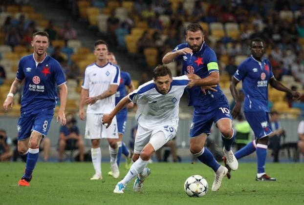 August 14, 2018 - Kiev, Ukraine - Dynamo Kiev s Denys Garmash, left, and Slavia s Josef Husbauer, right, in the fight for the ball during the return match of the third qualifying round of the Champions League between Dynamo Kiev and Slavia Prague at the Olympic Stadium in Kiev. Ukraine, Tuesday, August 14, 2018 Dynamo Kyiv v Slavia Prague - Champions League Qualify  - ZUMAn230 20180814_zaa_n230_205 Copyright: xDanilxShamkinx