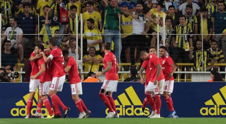 Benfica players celebrates for Gedson Fernandes s goal during the UEFA Champions League qualifying second leg match between Fenerbahce and Benfica at Ulker Arena in Istanbul , Turkey on August 14 , 2018. 