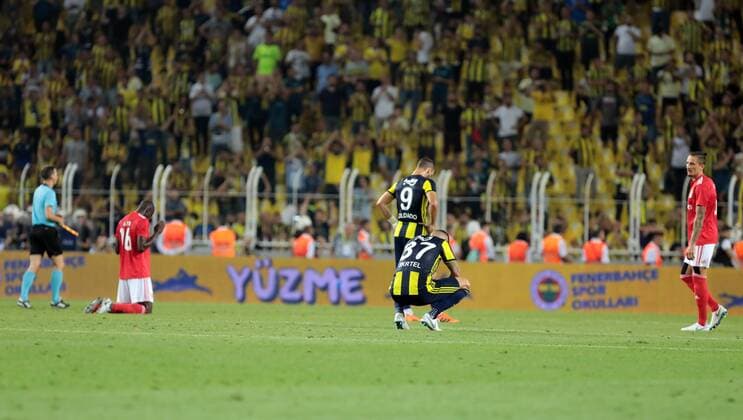 Martin Skrtel of Fenerbahce during the UEFA Champions League qualifying second leg match between Fenerbahce and Benfica at Ulker Arena in Istanbul , Turkey on August 14 , 2018. 