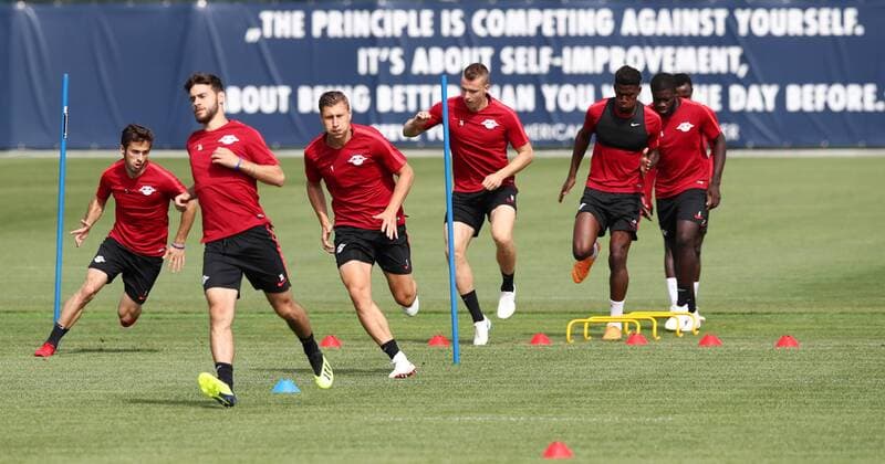 RB Leipzig - Training Euro League Quali Leipzig, 15.08.2018, RBL Trainingszentrum, Fussball, GER, 1.Bundesliga, Qualifikation zur UEFA Europa League , RB LEIPZIG - Training am Vortag des Rückpiels bei Uni Craiova (ROU) , Im Bild v.l.: Marcello Saracchi, Massimo Bruno, Willi Orban, Lukas Klostermann, Nordi Mukiele und Dayot Upamecano (alle RB Leipzig). ,