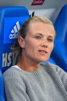 Deutschland , Hamburg ,Volksparkstadion , Fussball , Testspiel , 2. Bundesliga , 1. Bundesliga , Hamburger SV - FC Bayern München , Teammanagerin Kathleen Krüger ( Bayern ) *** Germany Hamburg Volksparkstadion Soccer Test match 2 Bundesliga 1 Bundesliga Hamburger SV FC Bayern Munich Team manager Kathleen Krüger Bayern