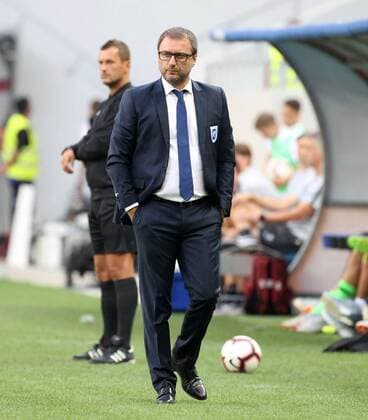 Craiova - RB Leipzig Fussball Euro League Quali Craiova, 16.08.2018, Stadionul Ion Oblemenco, Fussball, UEFA EURO EM Europameisterschaft Fussball League , Qualifikation, 3.Runde, Rückspiel, CS Universitatea Craiova vs. RB Leipzig , Im Bild; Trainer Devis Mangia ( Craiova). ,