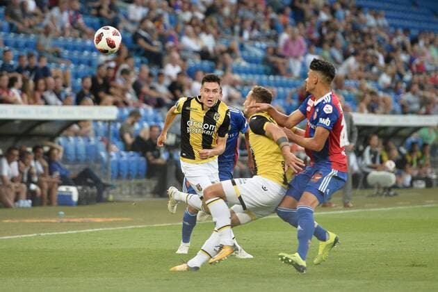 Fußball, EL Quali, FC Basel - Vitesse Arnheim BASEL, 16-08-2018, season 2018 2019, FC Basel - Vitesse, Europa League qualification, third round, Vitesse player Vyacheslav Karavaev and Vitesse player Roy Beerens during the game FC Basel - Vitesse FC Basel - Vitesse  x2401089x