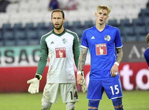 16.08.2018 Luzern,Schweiz ,Fussball Herren Saison 2018 2019 Europa League Qualifikation .FC Luzern - Olympiacos FC Im Bild : Luzerns Torhueter Mirko Salvi - Marvin Schulz Aktion