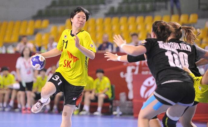Handball, Damen U18 WM, Deutschland - Südkorea 2018.08.16 Kielce Pilka reczna Mlodziezowe Mistrzostwa Swiata w Pilce Recznej Kobiet do lat 18 Niemcy - Korea N z WOO Bitna Foto Lukasz Sobala Press Focus NEWSPIX.PL 2018.08.16 Kielce Handball IHF Youth U18 Womens World Germany - Korea WOO Bitna Credit: Lukasz Sobala Press Focus --- Newspix.pl  20180816PF_LS300