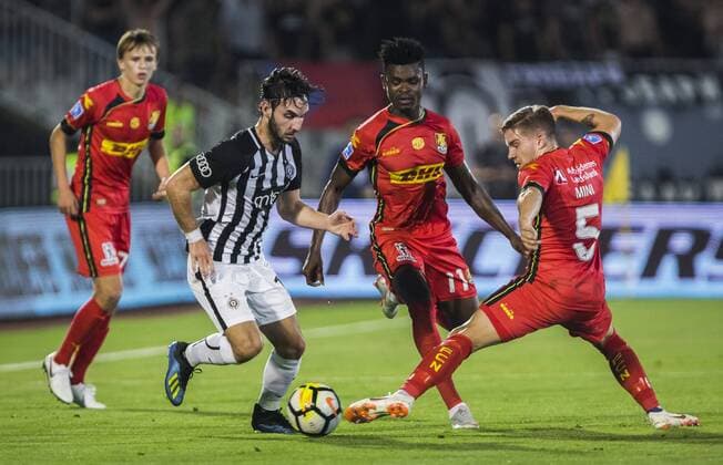 16th August 2018, Partizan Stadium, Belgrade, Serbia; Europa League football, third qualifying round 2nd leg, Partizan versus Nordsjaelland; Godsway Donyoh of Nordsjaelland tackles Marko Jankovic of Partizan  ActionPlus12055907 NikolaxKrstic