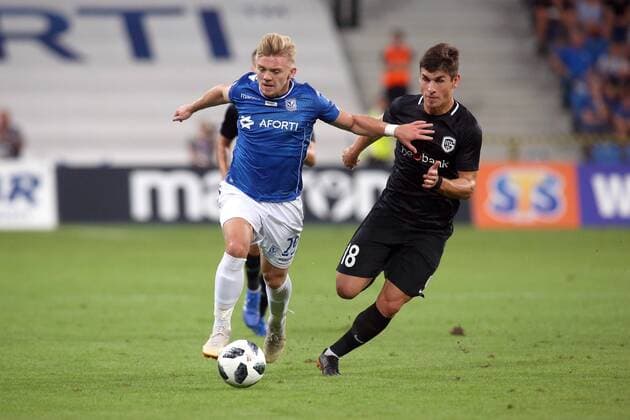 16.08.2018 POZNAN, UL. BULGARSKA PILKA NOZNA (FOOTBALL), 3 RUNDY ELIMINACJI DO LIGI EUROPY (UEFA EUROPA LEAGUE , THIRD QUALIFYING ROUND ) MECZ (GAME) LECH POZNAN - KRC GENK NZ. (L) KAMIL JOZWIAK , (P) RUSLAN MALINOWSKYJ FOTO JAKUB PIASECKI CYFRASPORT NEWSPIX.PL --- Newspix.pl  20180816CSJP3013