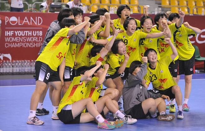 Handball, Damen U18 WM, Deutschland - Südkorea 2018.08.16 Kielce Pilka reczna Mlodziezowe Mistrzostwa Swiata w Pilce Recznej Kobiet do lat 18 Niemcy - Korea N z radosc Korea Foto Lukasz Sobala Press Focus NEWSPIX.PL 2018.08.16 Kielce Handball IHF Youth U18 Womens World Germany - Korea radosc Korea Credit: Lukasz Sobala Press Focus --- Newspix.pl  20180816PF_LS397