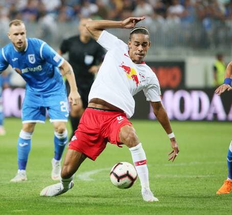Craiova - RB Leipzig Fussball Euro League Quali Craiova, 16.08.2018, Stadionul Ion Oblemenco, Fussball, UEFA EURO EM Europameisterschaft Fussball League , Qualifikation, 3.Runde, Rückspiel, CS Universitatea Craiova vs. RB Leipzig 1:1 (0:1) , Im Bild; Yussuf Poulsen (9, RB Leipzig). ,