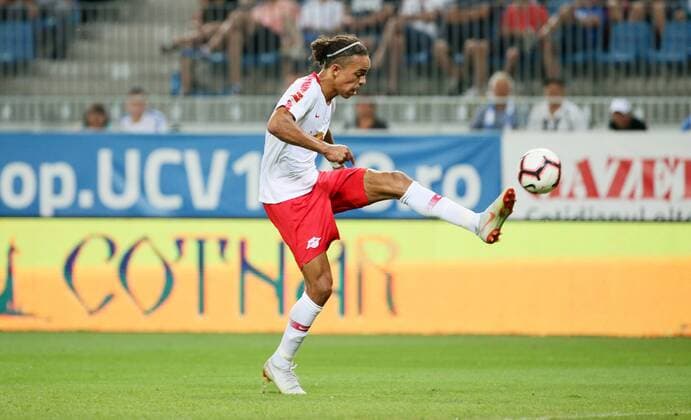 Craiova - RB Leipzig Fussball Euro League Quali Craiova, 16.08.2018, Stadionul Ion Oblemenco, Fussball, UEFA EURO EM Europameisterschaft Fussball League , Qualifikation, 3.Runde, Rückspiel, CS Universitatea Craiova vs. RB Leipzig 1:1 (0:1) , Im Bild; Yussuf Poulsen (9, RB Leipzig). ,