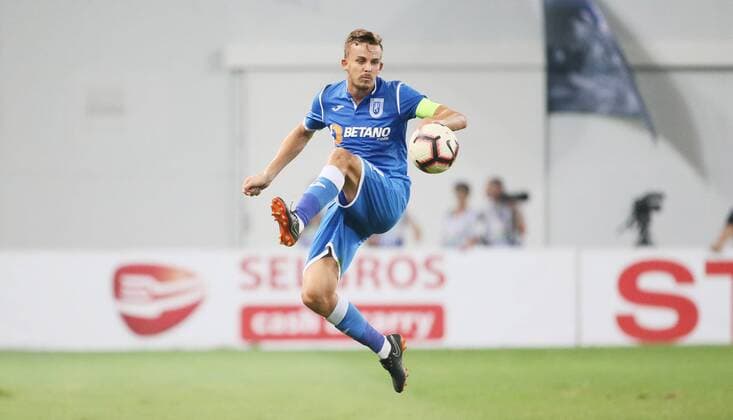 Craiova - RB Leipzig Fussball Euro League Quali Craiova, 16.08.2018, Stadionul Ion Oblemenco, Fussball, UEFA EURO EM Europameisterschaft Fussball League , Qualifikation, 3.Runde, Rückspiel, CS Universitatea Craiova vs. RB Leipzig 1:1 (0:1) , Im Bild; Nicusor Bancu (11, Craiova) ,