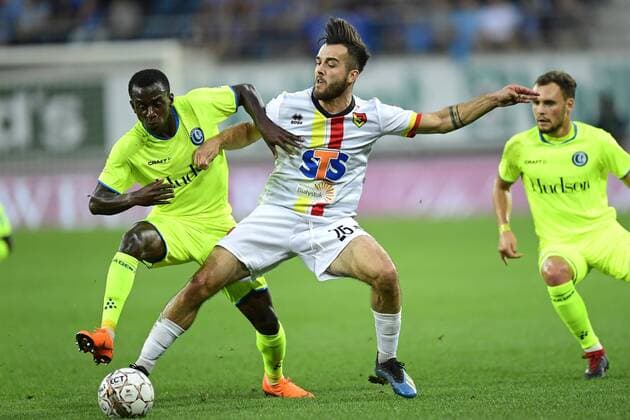 GENT, BELGIUM - AUGUST 16 : Jean-Luc Dompe forward of KAA Gent is fighting for the ball with Martin Pospisil midfielder of Jagiellonia during the UEFA Europa League, Third qualifying round , 2nd leg match between KAA Gent and Jagiellonia Bialystok at the Ghelamco Arena on August 16, 2018 in Gent, Belgium, 16 08 2018 FOOTBALL : KAA Gent vs Jagiellonia Bialystok - Ligue Europa Tour de Qualification - 16 08 2018 Photonews Panoramic 
